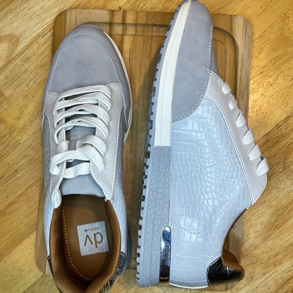 **Never worn**Dolce Vita Sneakers